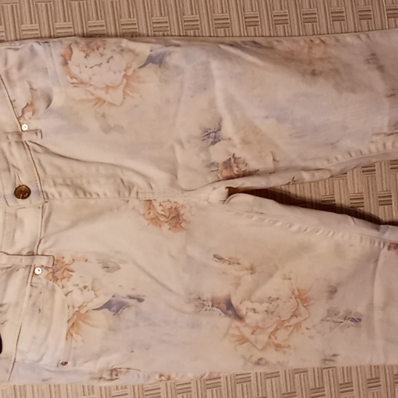 Chico's "Watercolor"the Platinum Jeggings in whitewash - Picture 6 of 8